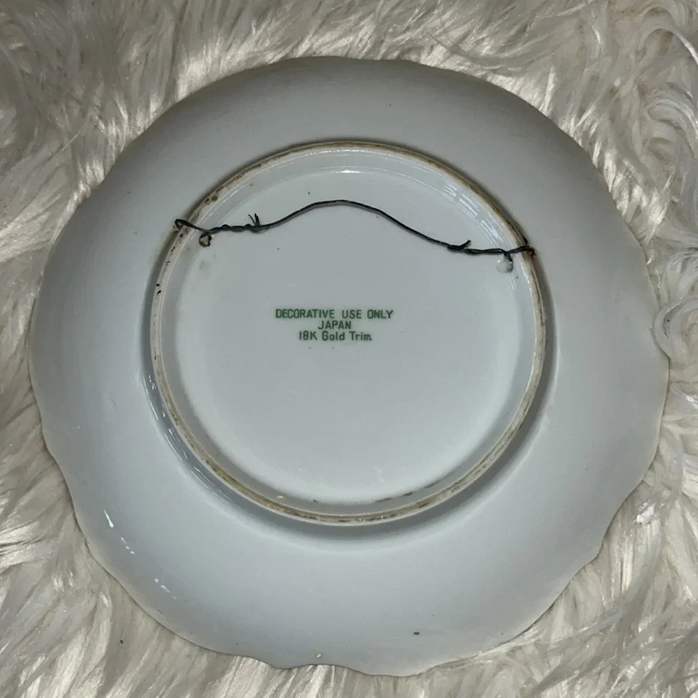 Vintage 8” Porcelain Gold Trim Jesus Plate Decor - Picture 2 of 3